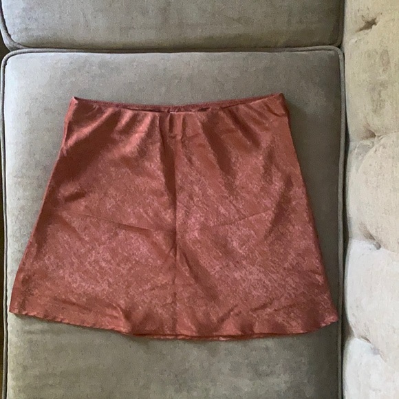 West of Melrose 'Smooth It Over' Satin Mini Skirt - Picture 3 of 5